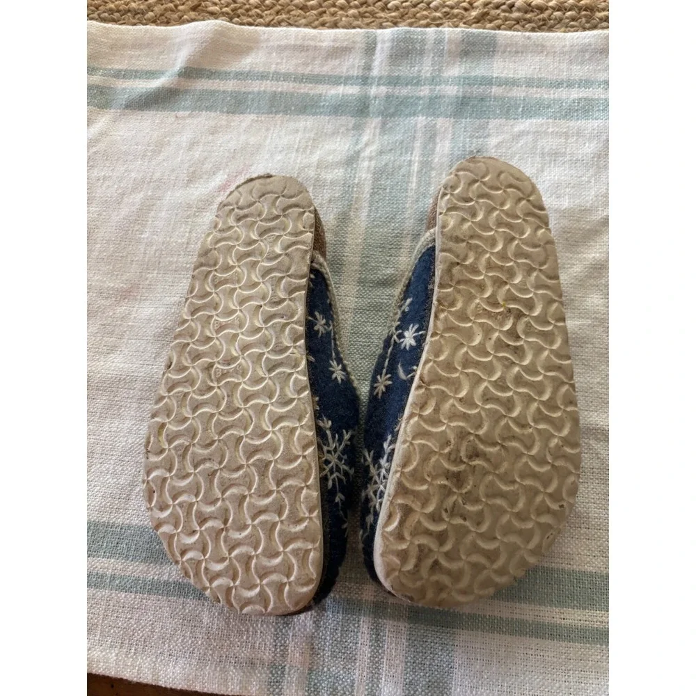 Birkenstock Kids Blue Wool Snowflake Embroidered Clogs Size 32 EU 1 US